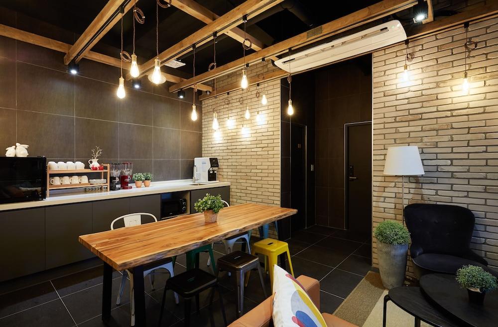 Hostel Cleo Seoul Hongdae Buitenkant foto