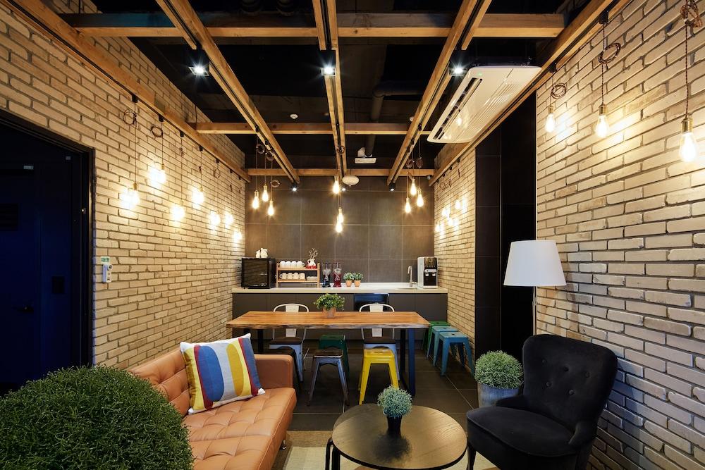 Hostel Cleo Seoul Hongdae Buitenkant foto