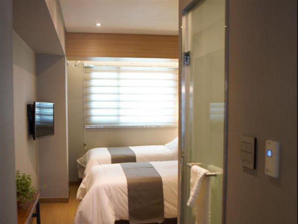 Hostel Cleo Seoul Hongdae Buitenkant foto