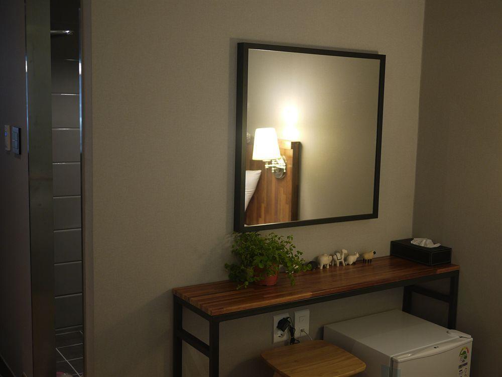 Hostel Cleo Seoul Hongdae Buitenkant foto